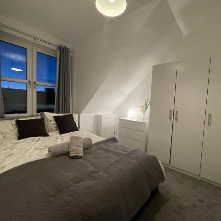 Carvetii - Edward House D - 2 Dbl Bed 2Nd Floor Flat Διαμέρισμα Ντανφέρμλιν Εξωτερικό φωτογραφία