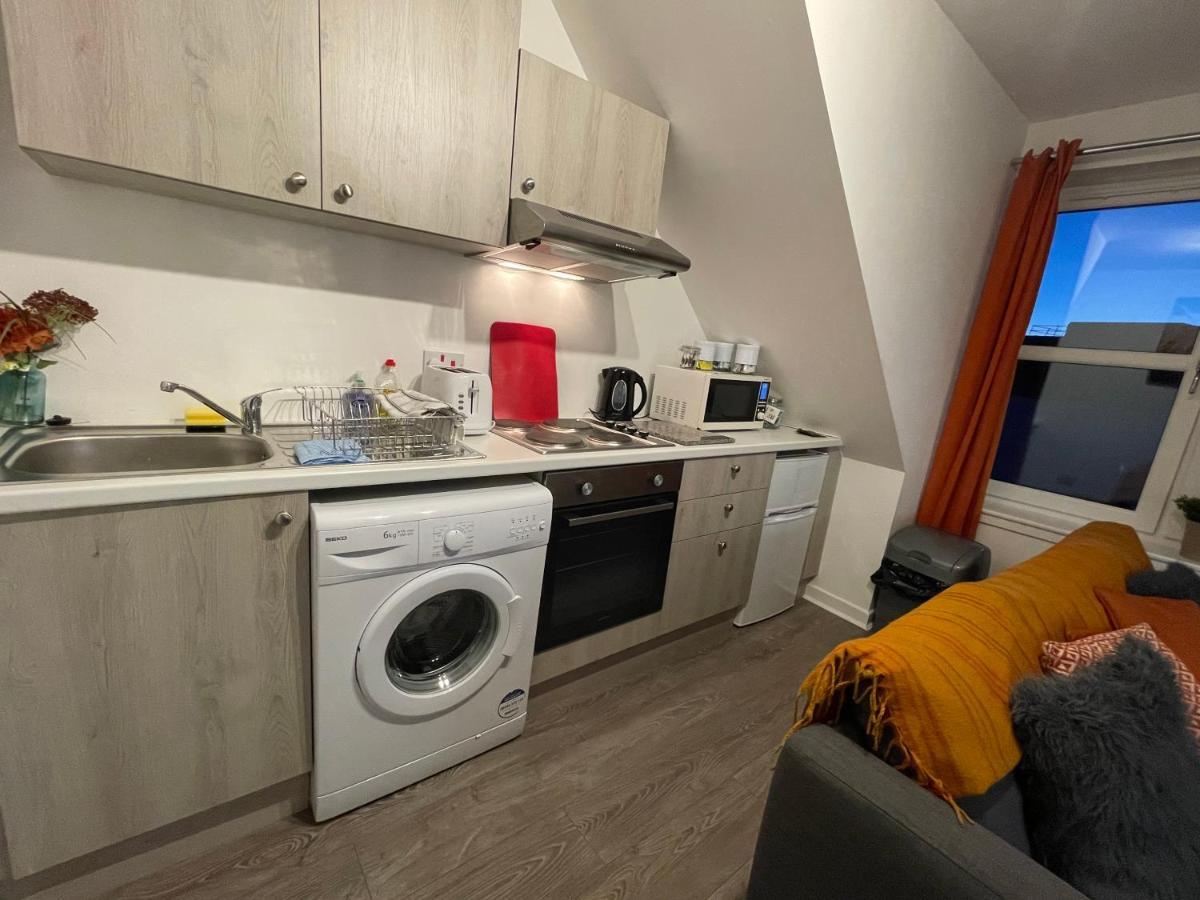 Carvetii - Edward House D - 2 Dbl Bed 2Nd Floor Flat Διαμέρισμα Ντανφέρμλιν Εξωτερικό φωτογραφία