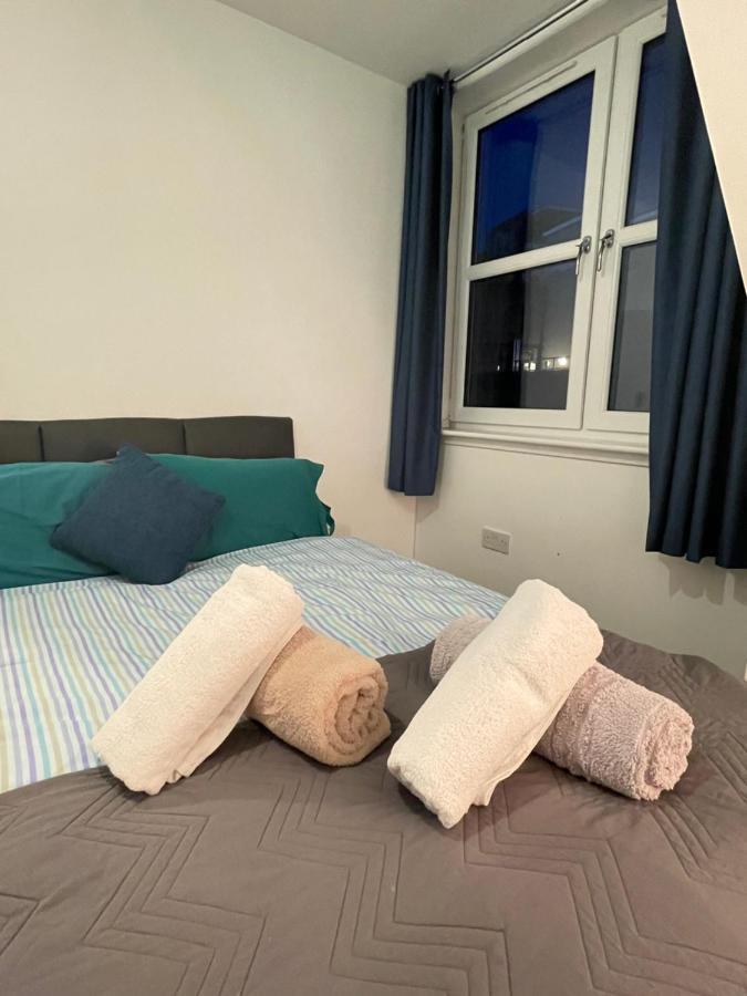 Carvetii - Edward House D - 2 Dbl Bed 2Nd Floor Flat Διαμέρισμα Ντανφέρμλιν Εξωτερικό φωτογραφία